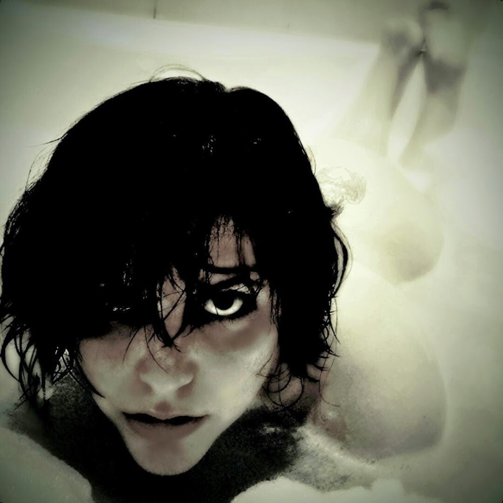 Meet your Posher, Violet